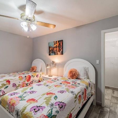 Town 'N' Country Cozy Corner, Your Florida Fun Hub Villa แทมปา ภายนอก รูปภาพ