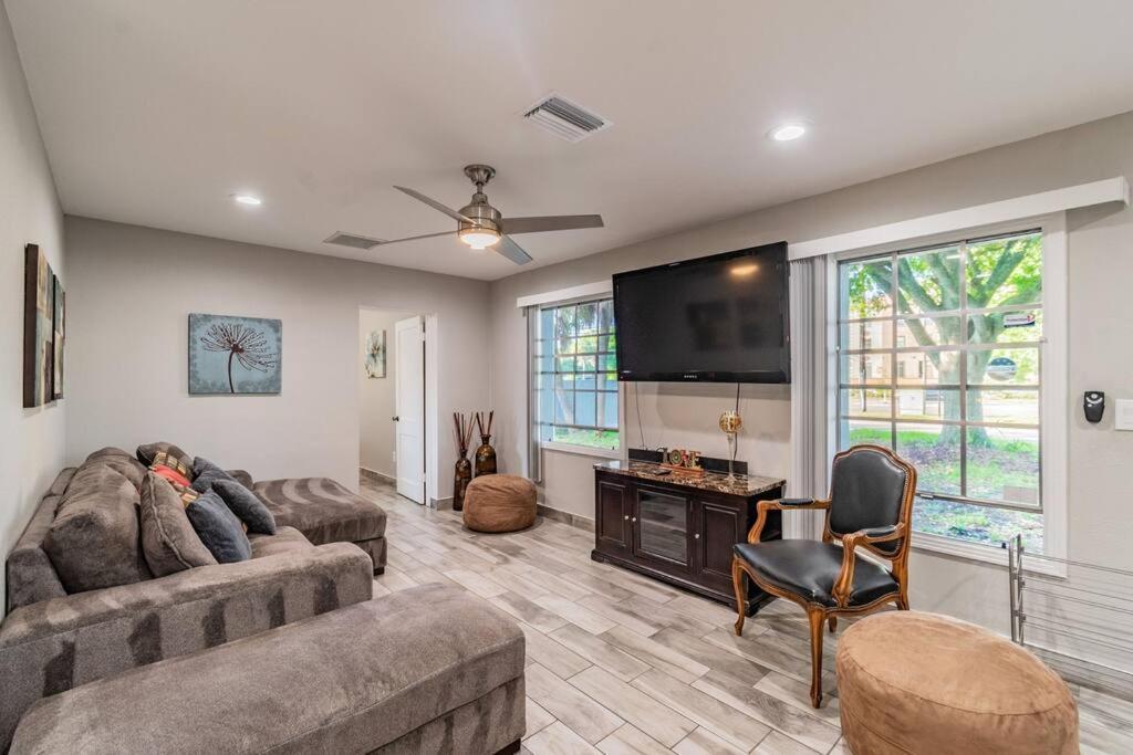Town 'N' Country Cozy Corner, Your Florida Fun Hub Villa แทมปา ภายนอก รูปภาพ
